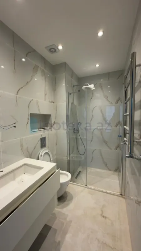 Satılır 2 otaqlı yeni tikili 70 m²