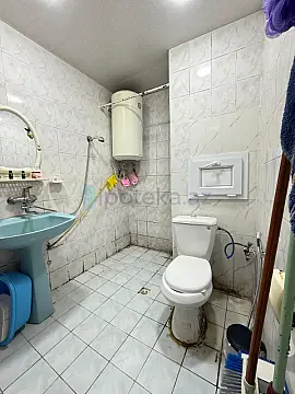 Satılır 2 otaqlı köhnə tikili 47 m²