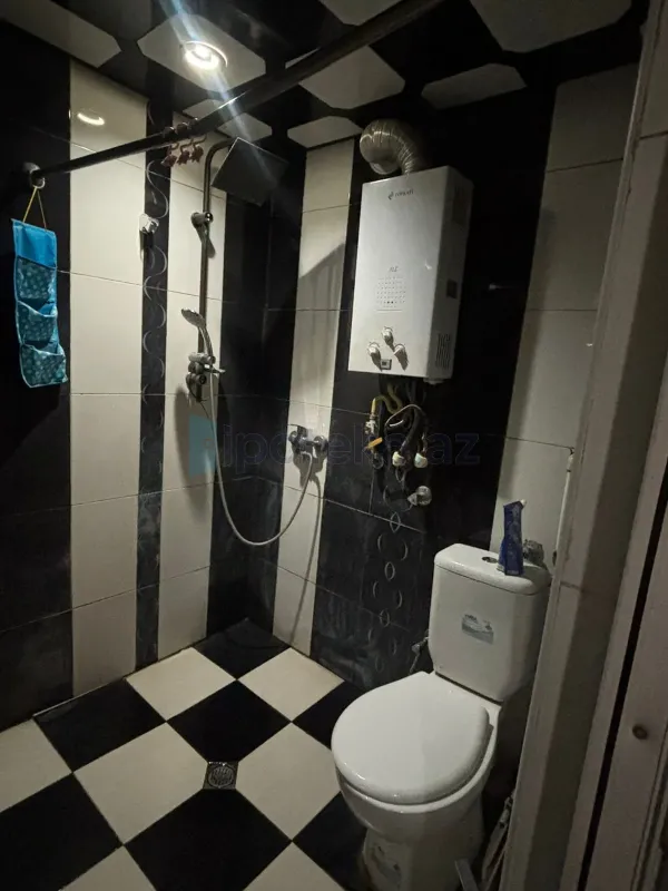 Satılır 3 otaqlı köhnə tikili 76 m²