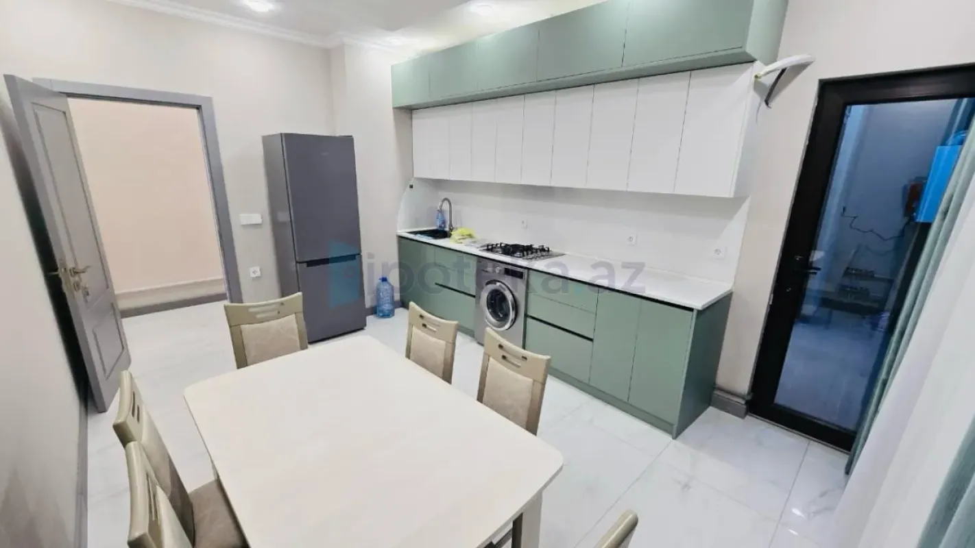 Satılır 2 otaqlı yeni tikili 82.5 m²