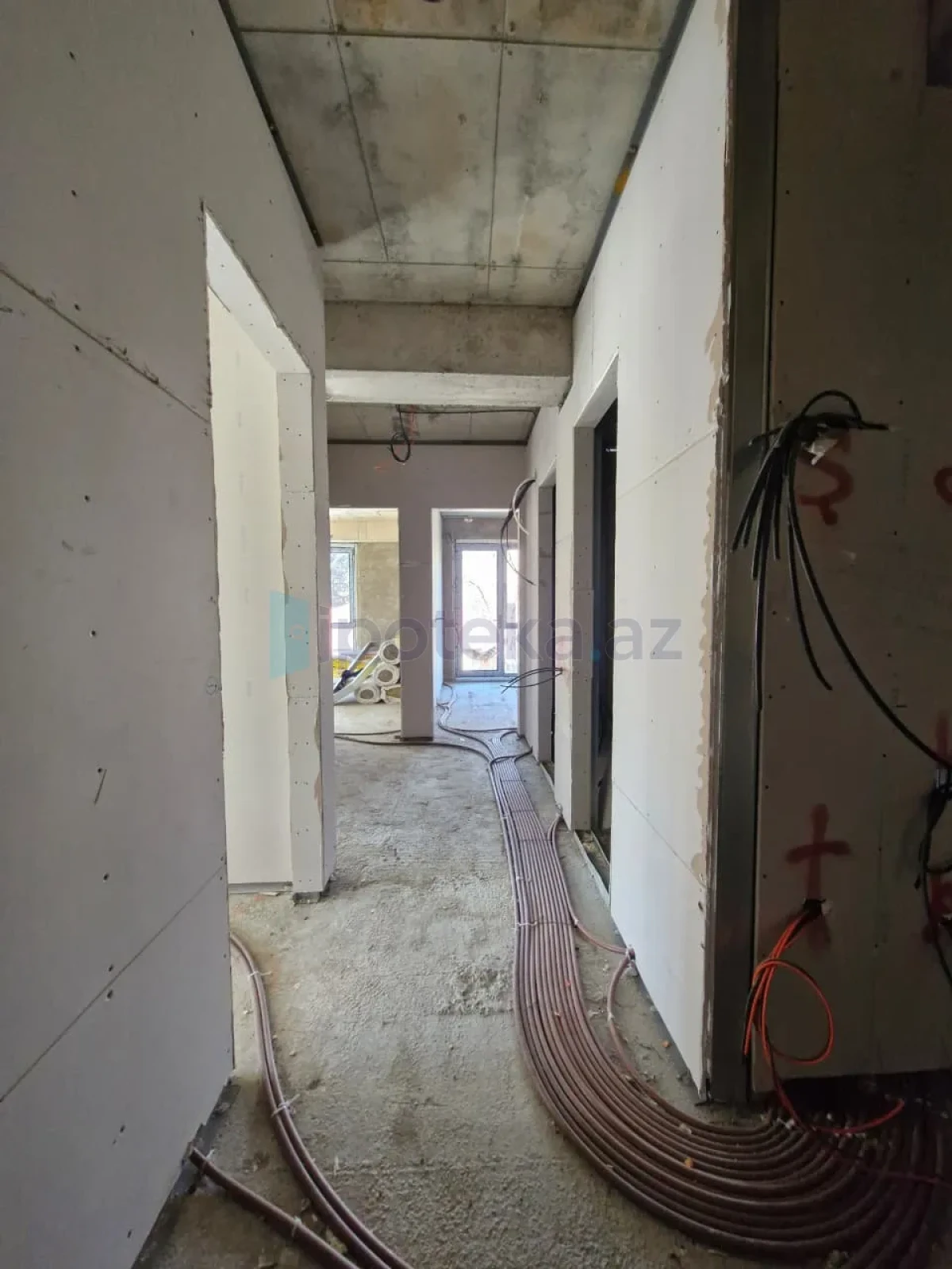 Satılır 3 otaqlı yeni tikili 88 m²