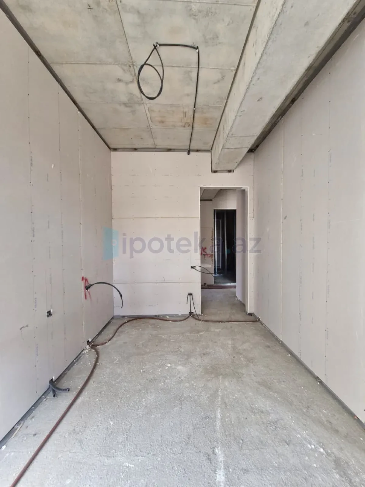 Satılır 3 otaqlı yeni tikili 88 m²