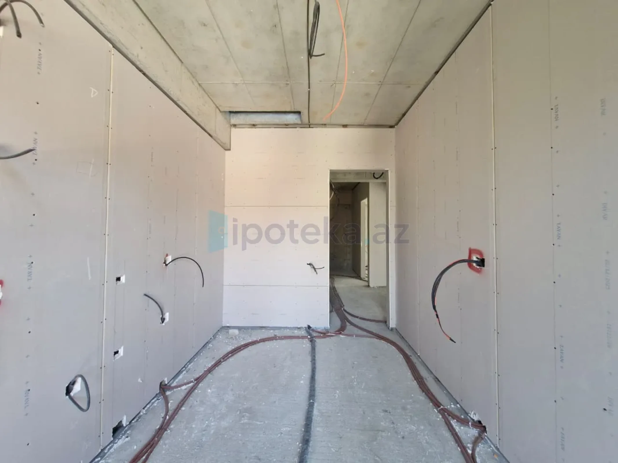 Satılır 3 otaqlı yeni tikili 88 m²