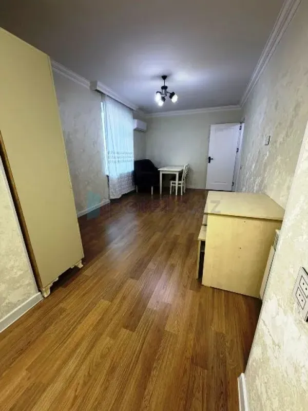 Satılır 2 otaqlı köhnə tikili 35 m²