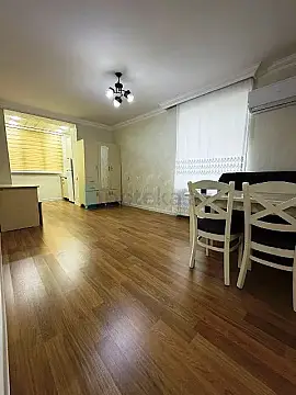 Satılır 2 otaqlı köhnə tikili 35 m² — Bakı, Nizami 2 otaq 35.00 m²