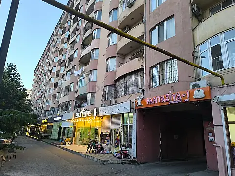 Satılır 3 otaqlı yeni tikili 100 m²