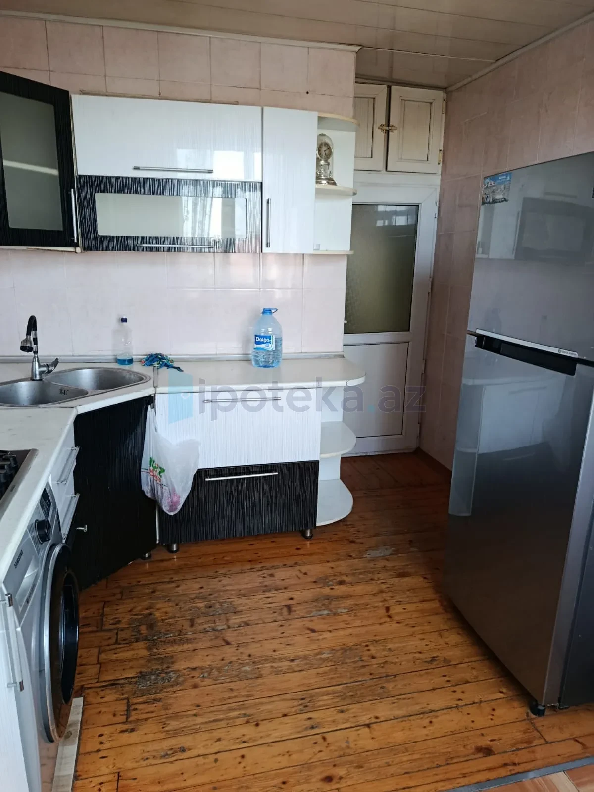 Satılır 3 otaqlı köhnə tikili 72 m²