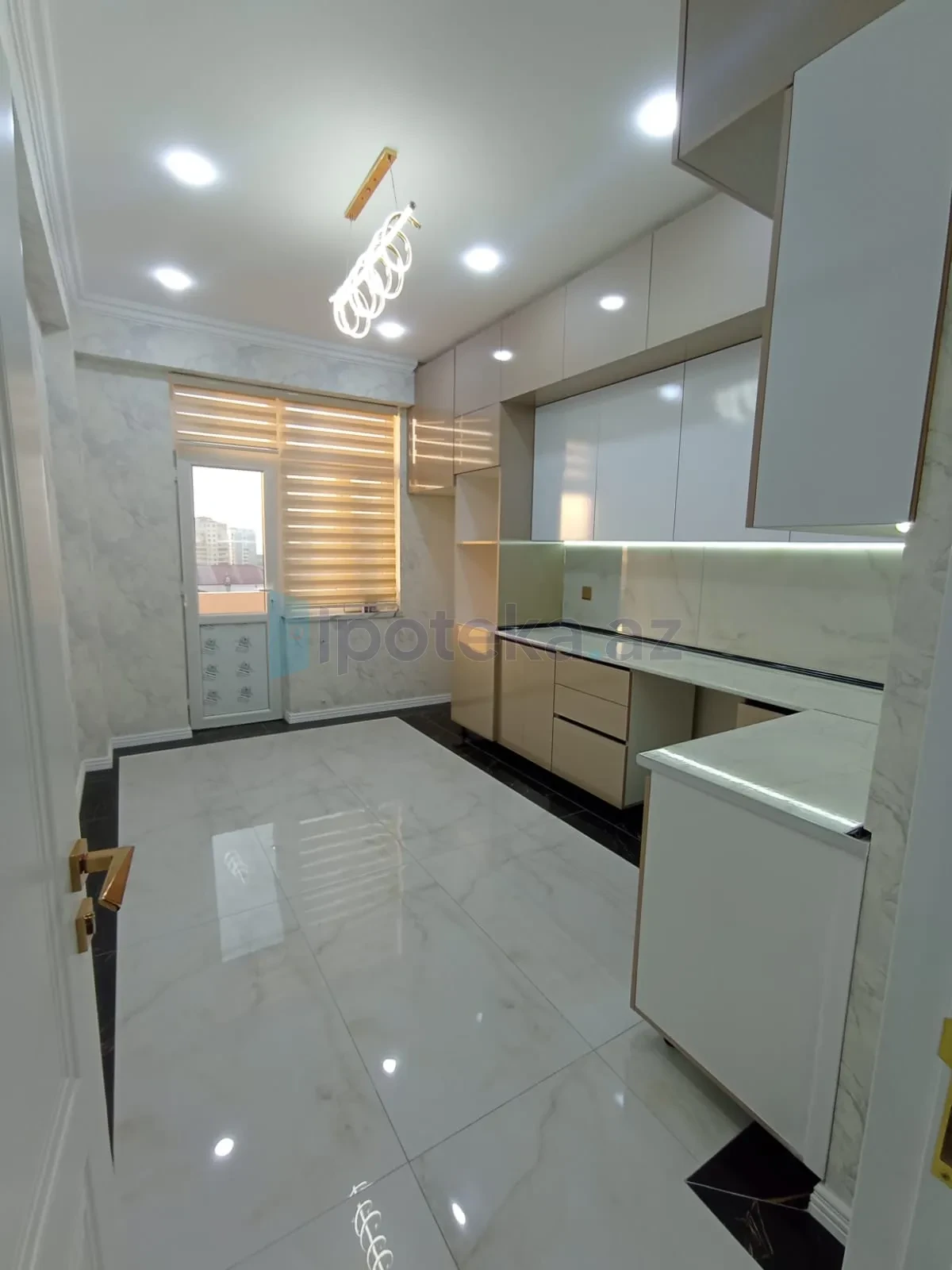 Satılır 2 otaqlı yeni tikili 65 m²