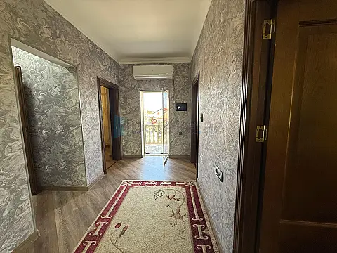 Satılır 5 otaqlı həyət evi 300 m²