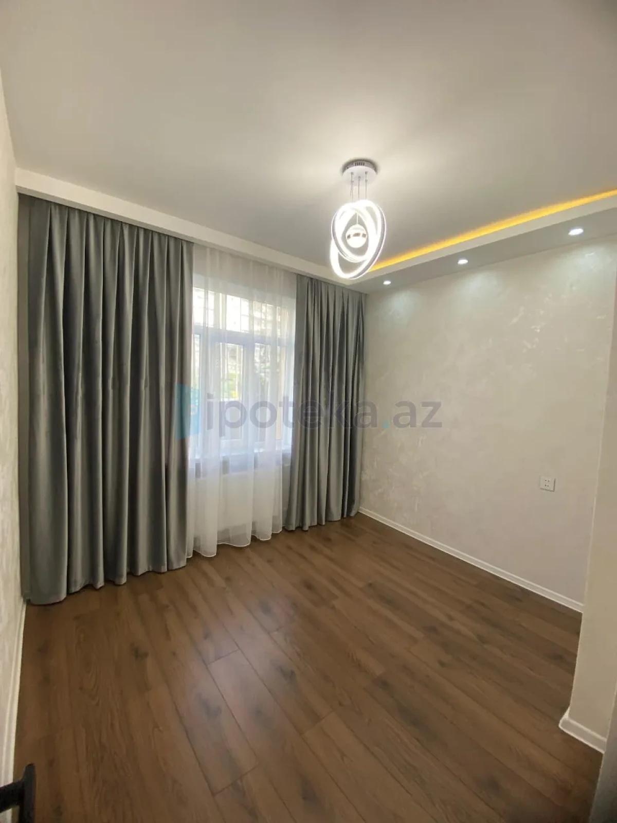 Satılır 3 otaqlı yeni tikili 60 m²