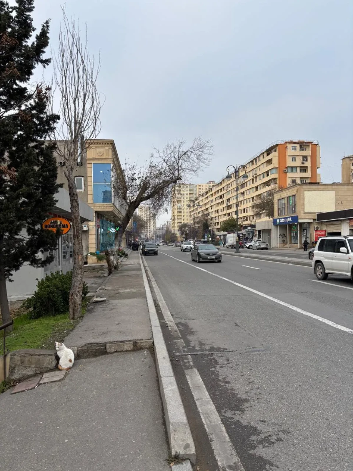 Satılır 4 otaqlı köhnə tikili 110 m²