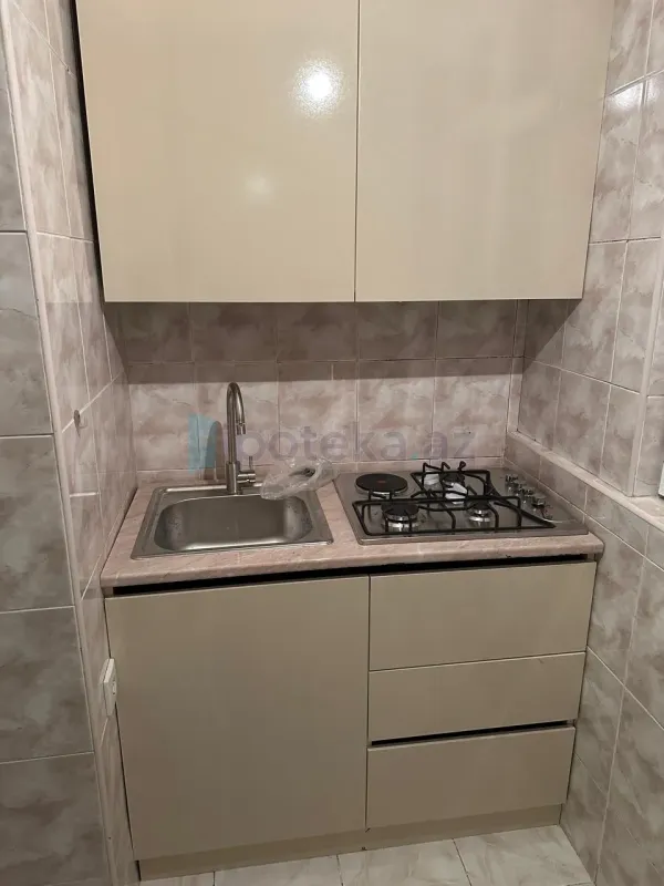 Satılır 2 otaqlı köhnə tikili 40 m²