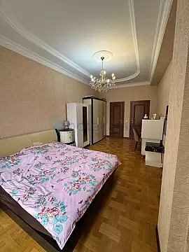 Satılır 3 otaqlı yeni tikili 175 m²