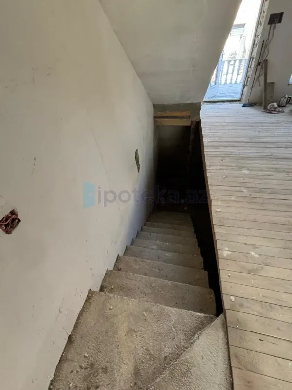 Satılır 4 otaqlı həyət evi 210 m²