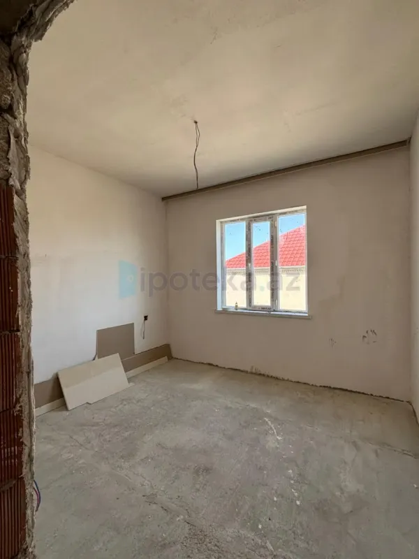 Satılır 4 otaqlı həyət evi 210 m²