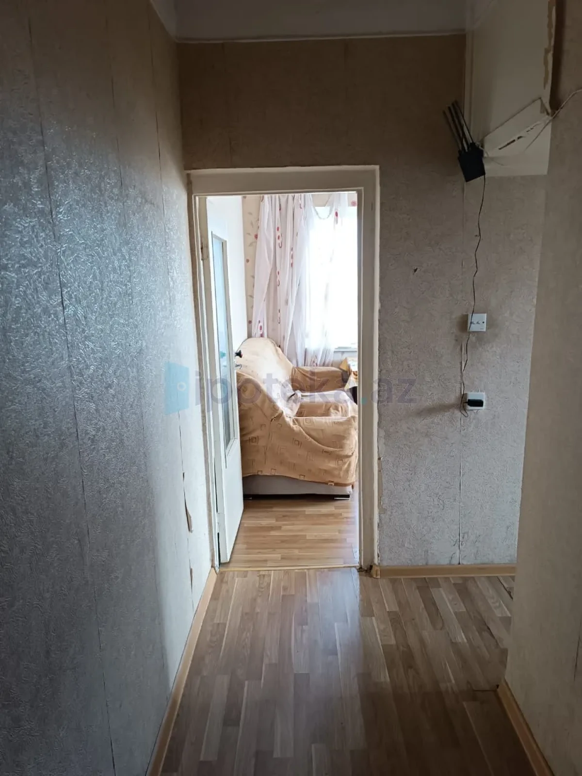 Satılır 1 otaqlı köhnə tikili 40 m²