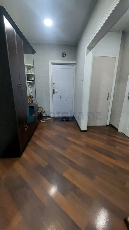 Satılır 3 otaqlı köhnə tikili 75 m²