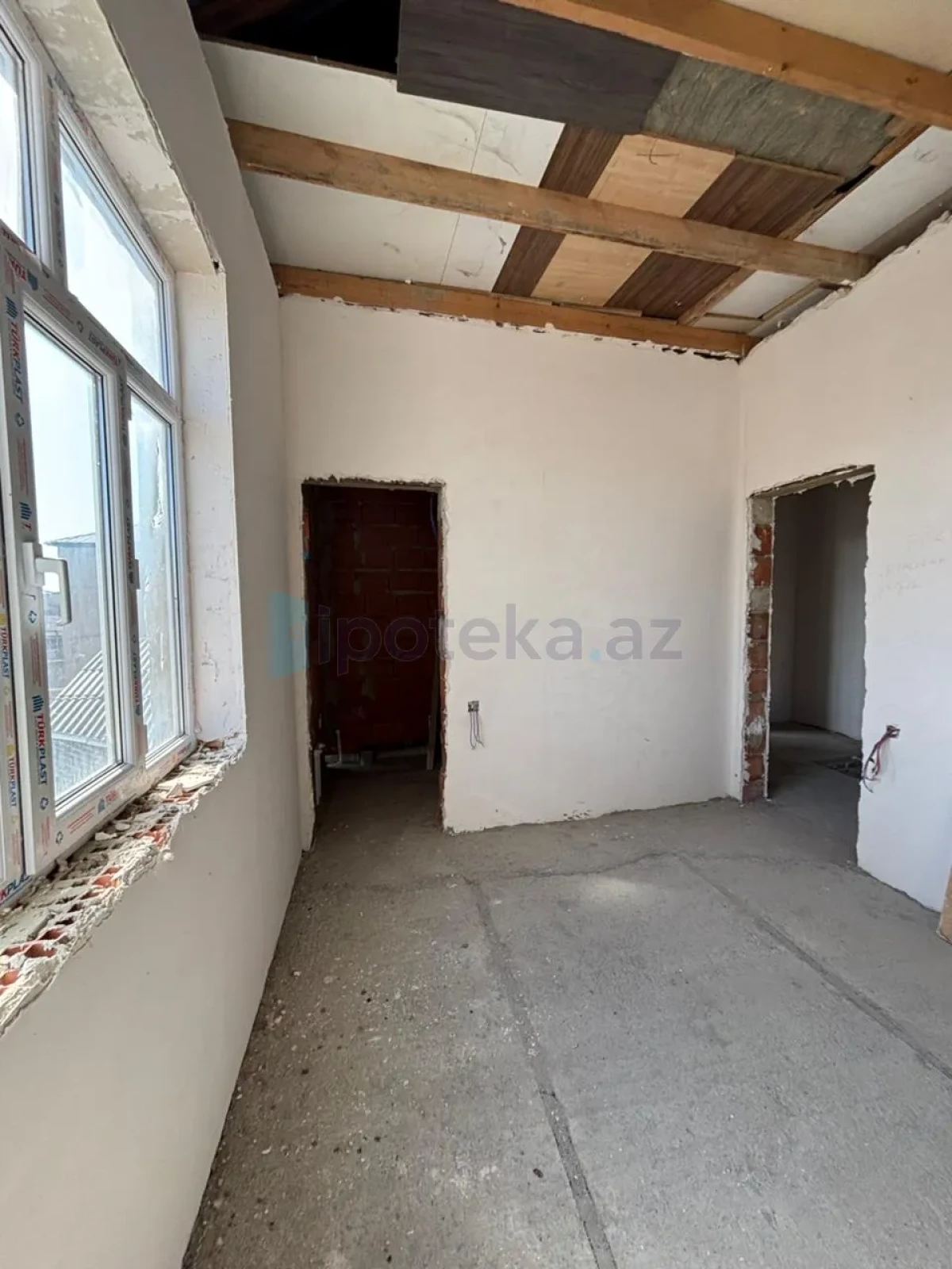 Satılır 4 otaqlı həyət evi 150 m²