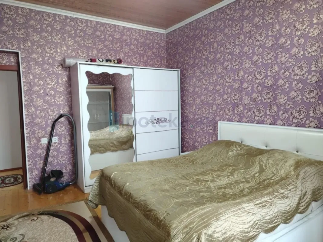 Satılır 4 otaqlı həyət evi 160 m²