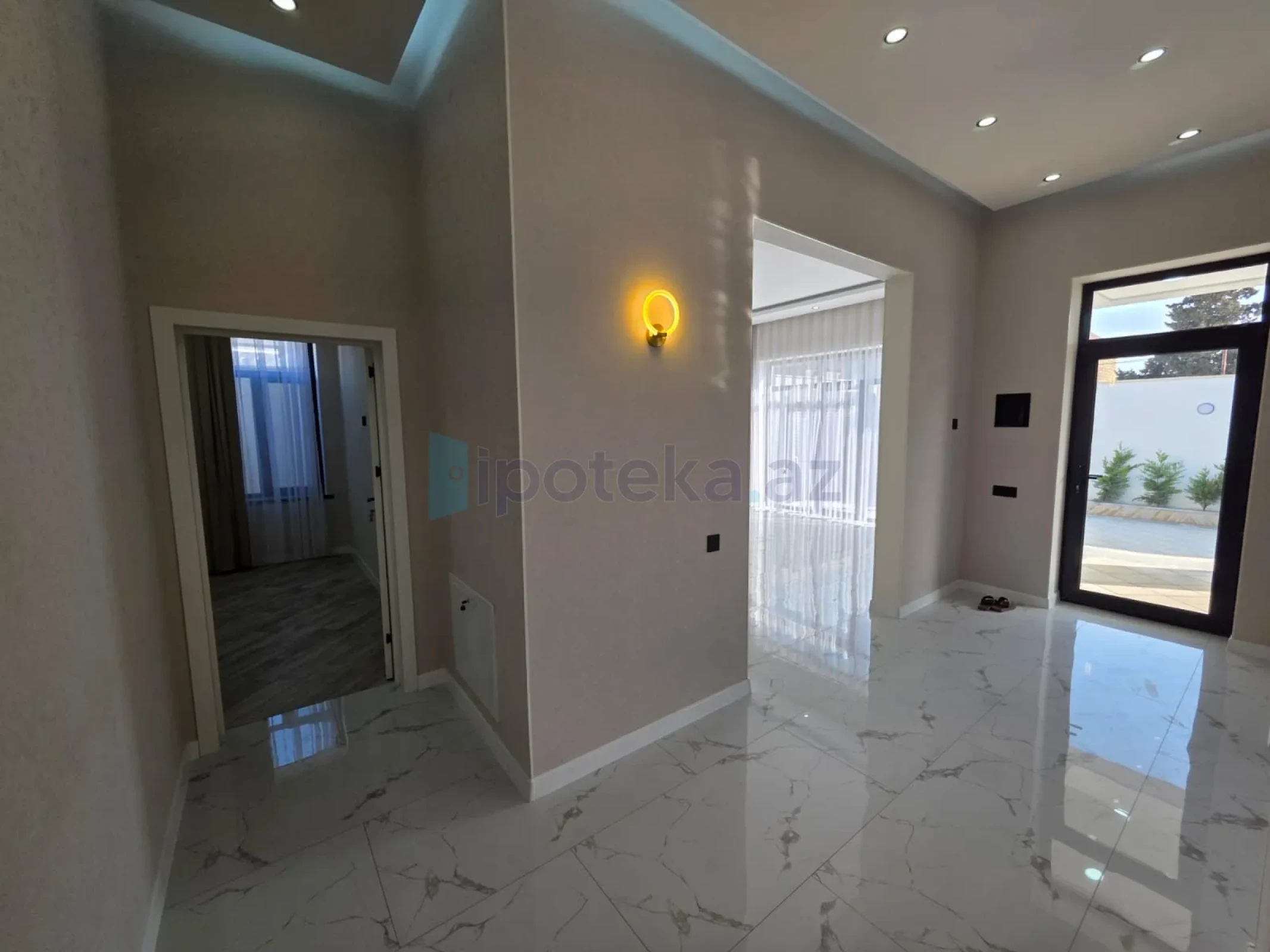 Satılır 3 otaqlı mənzil 140 m²