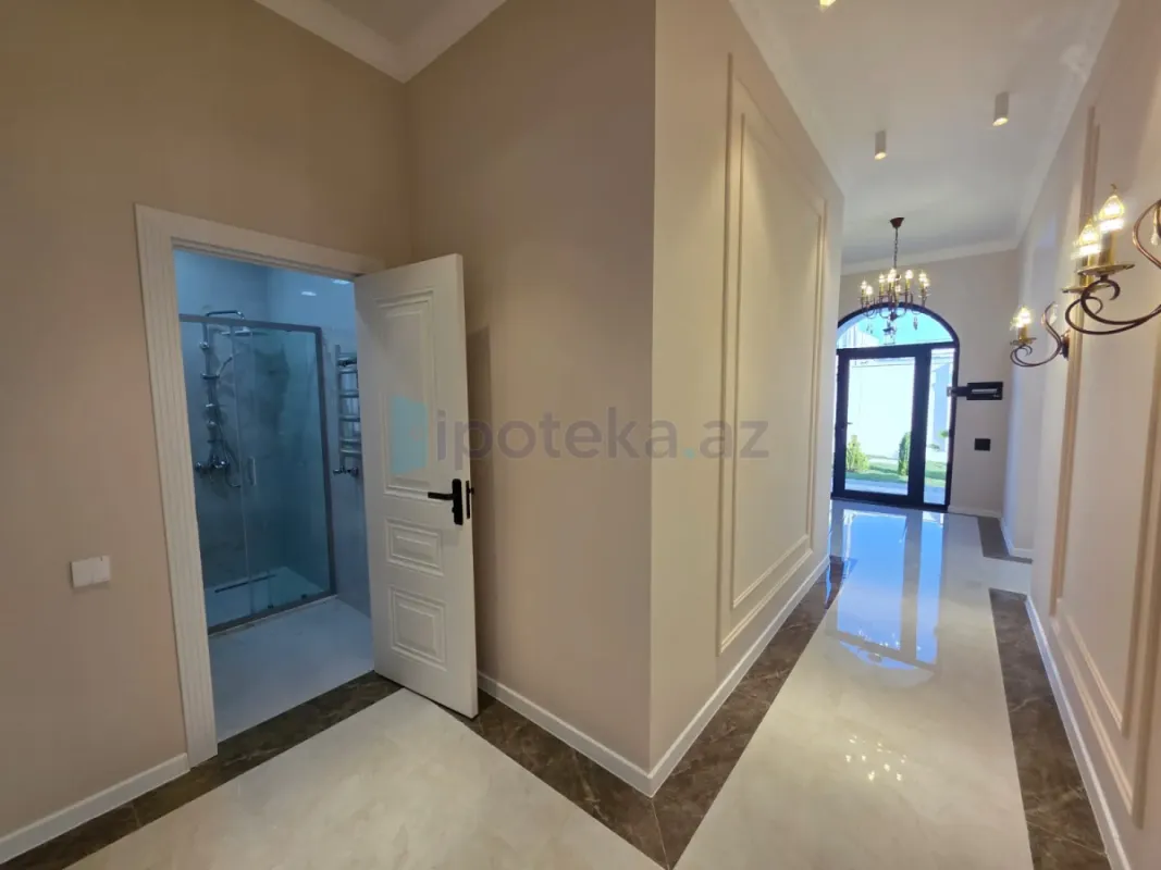 Satılır 4 otaqlı mənzil 135 m²