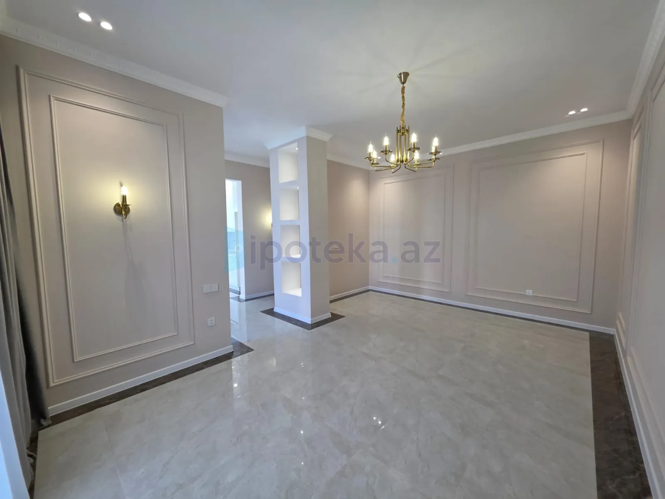 Satılır 4 otaqlı mənzil 135 m²