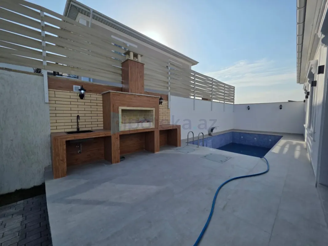 Satılır 4 otaqlı mənzil 135 m²