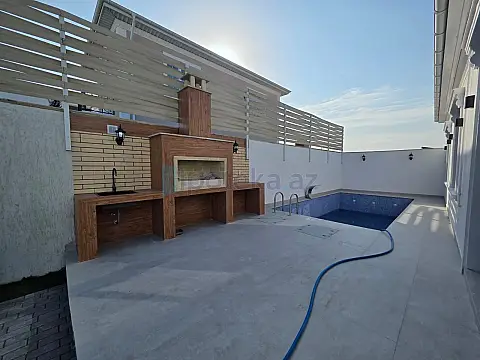 Satılır 4 otaqlı mənzil 135 m²