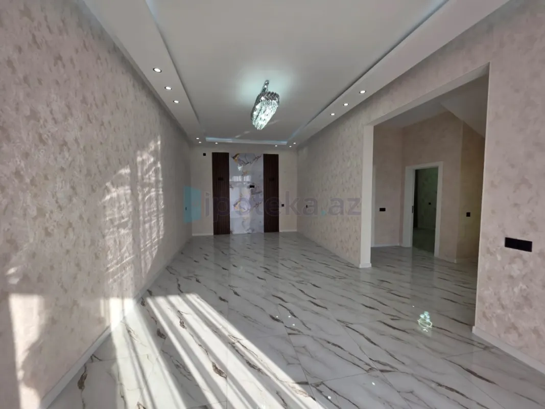Satılır 5 otaqlı mənzil 200 m²