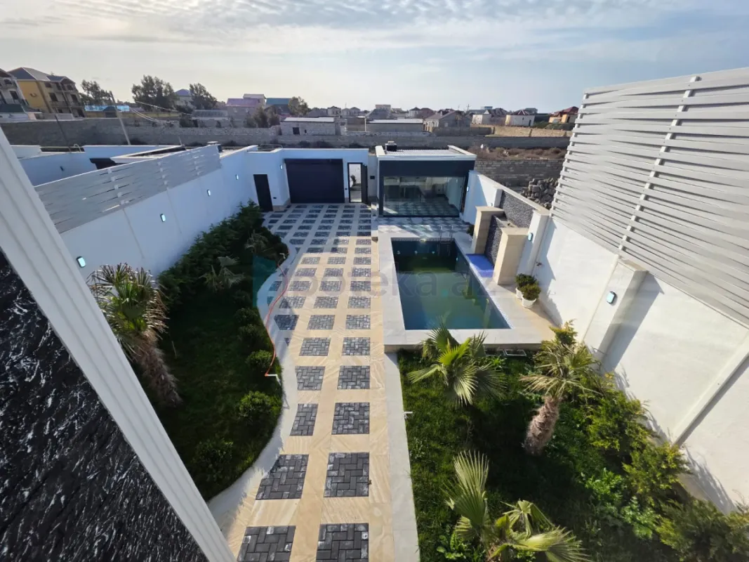 Satılır 5 otaqlı mənzil 200 m²