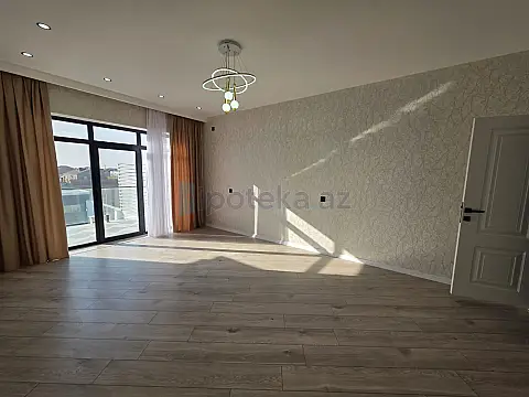 Satılır 5 otaqlı mənzil 200 m²