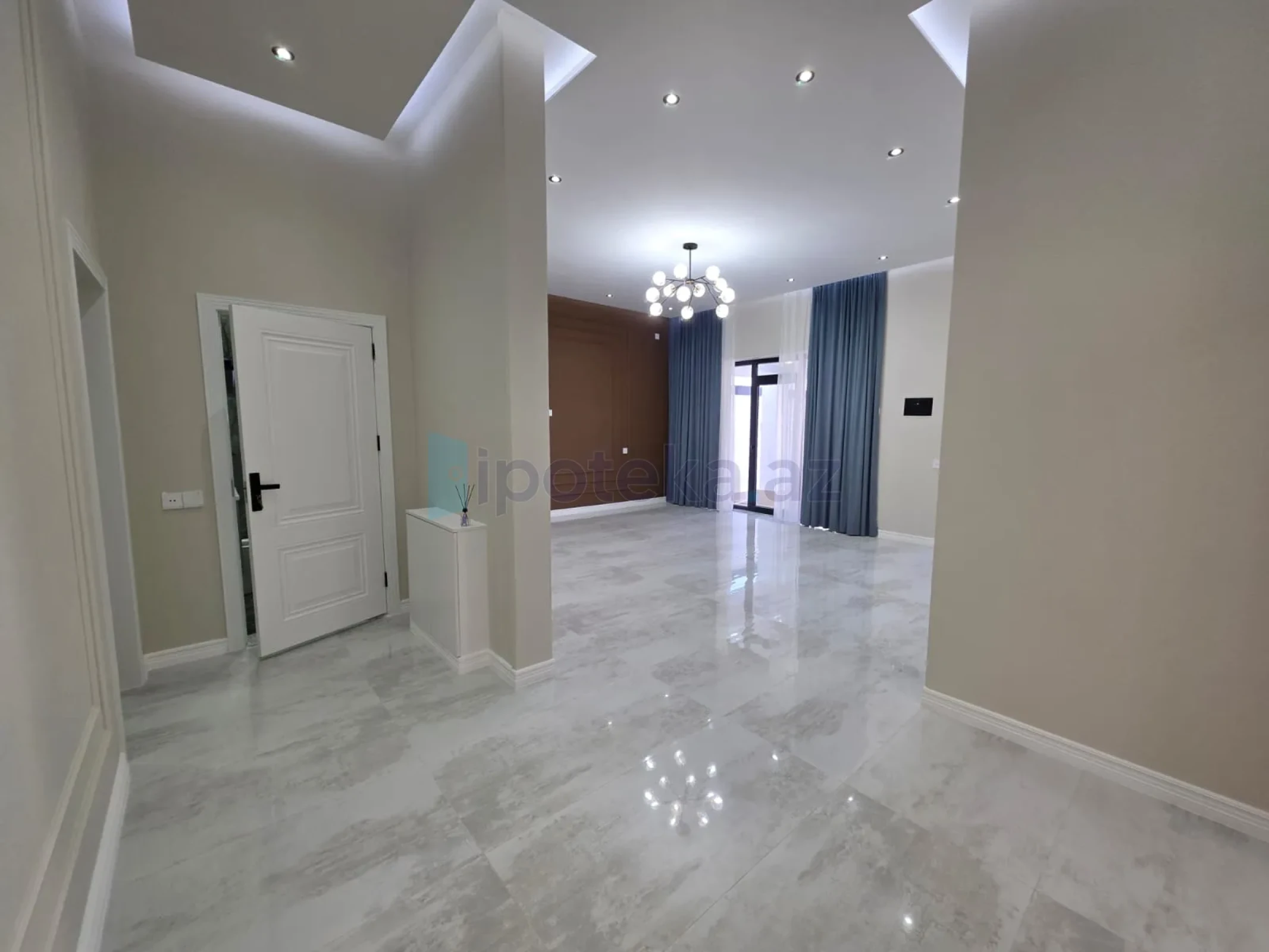 Satılır 4 otaqlı mənzil 140 m²