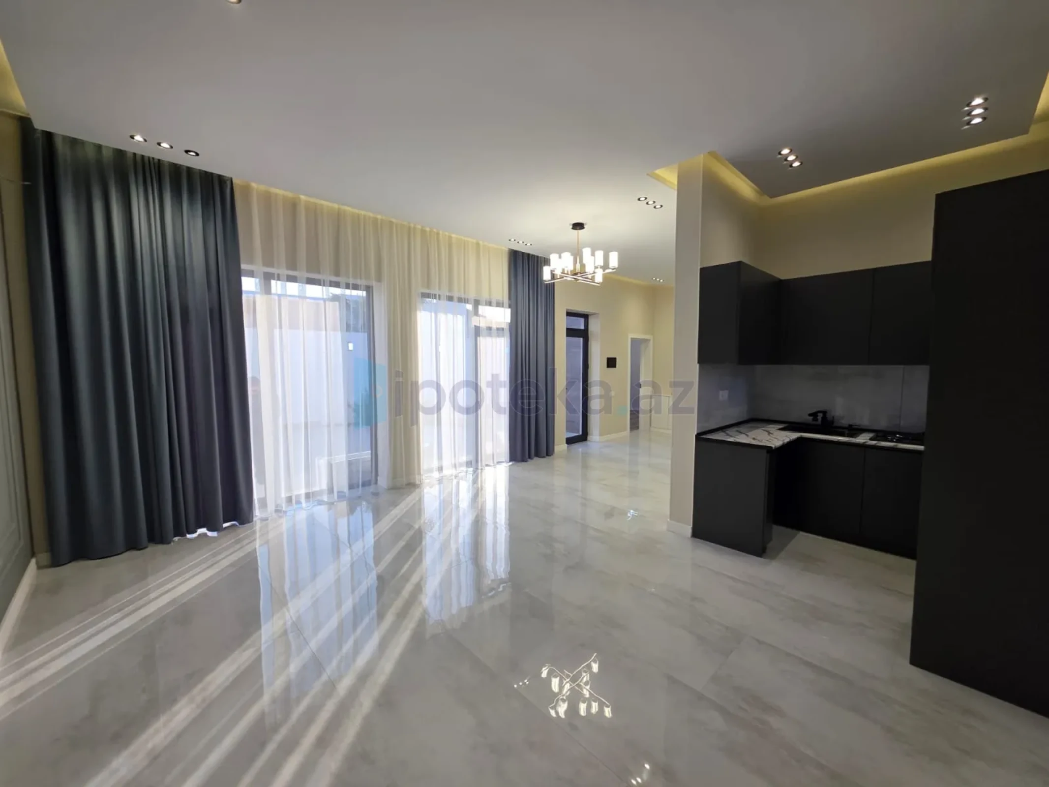 Satılır 4 otaqlı mənzil 120 m²