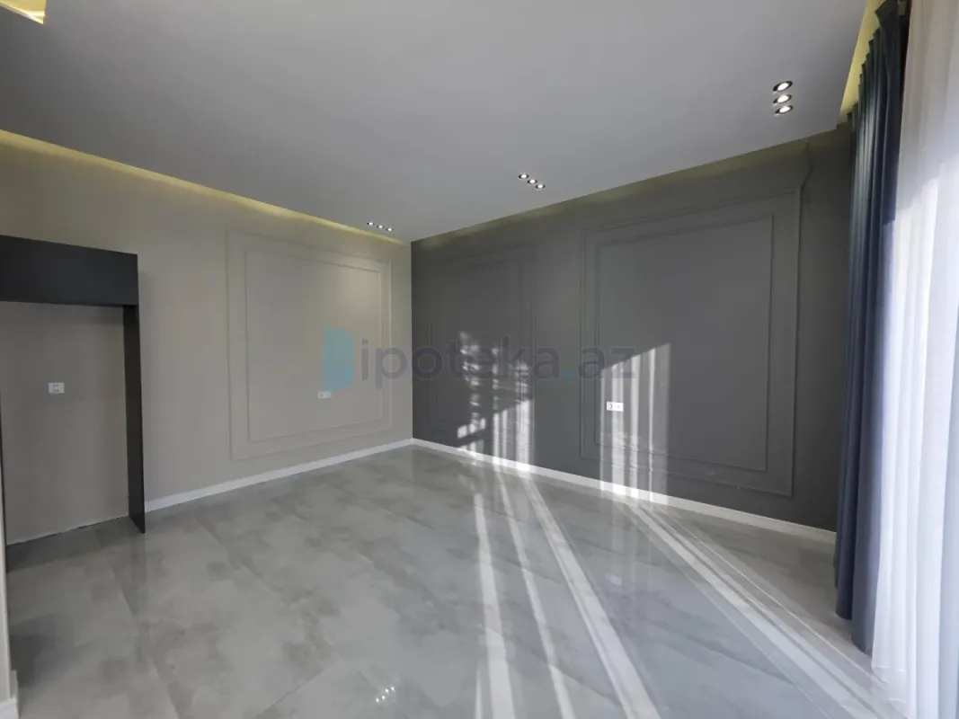 Satılır 4 otaqlı mənzil 120 m²
