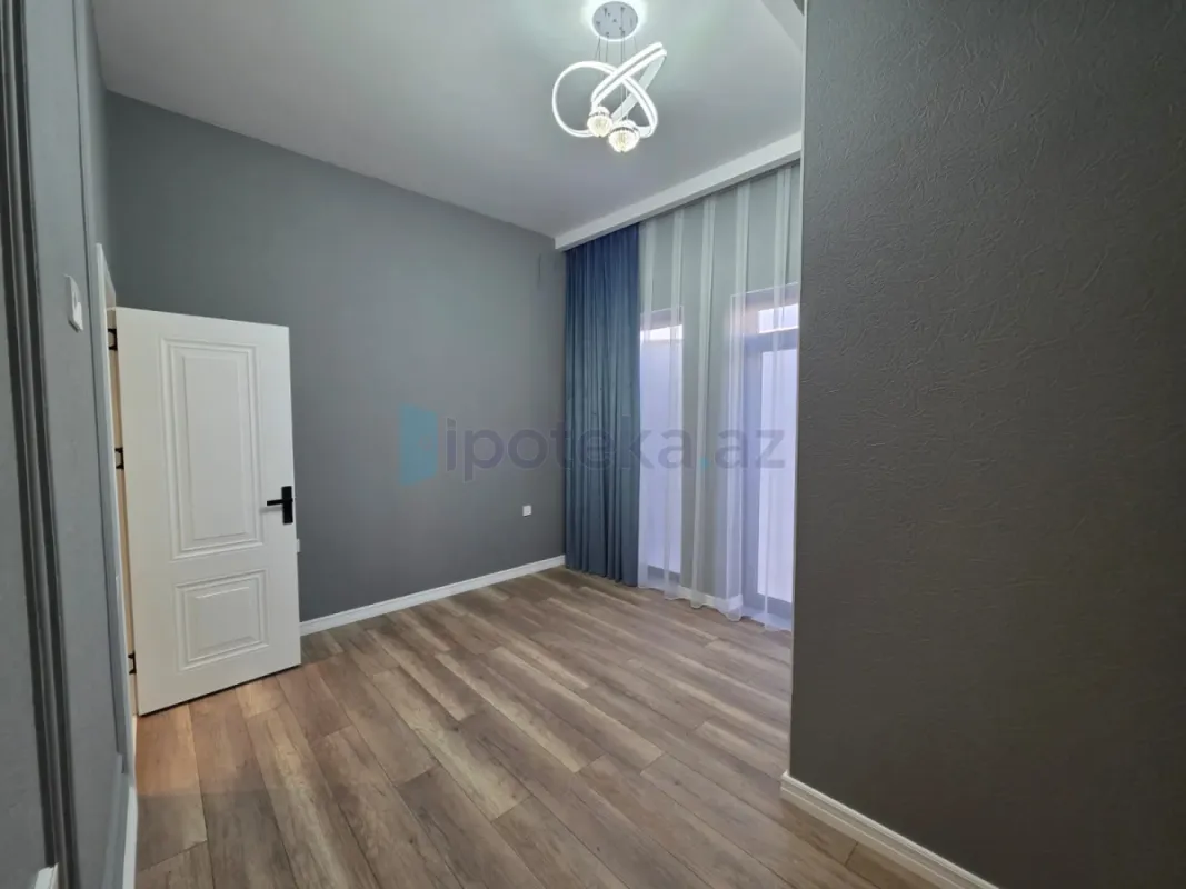 Satılır 4 otaqlı mənzil 120 m²