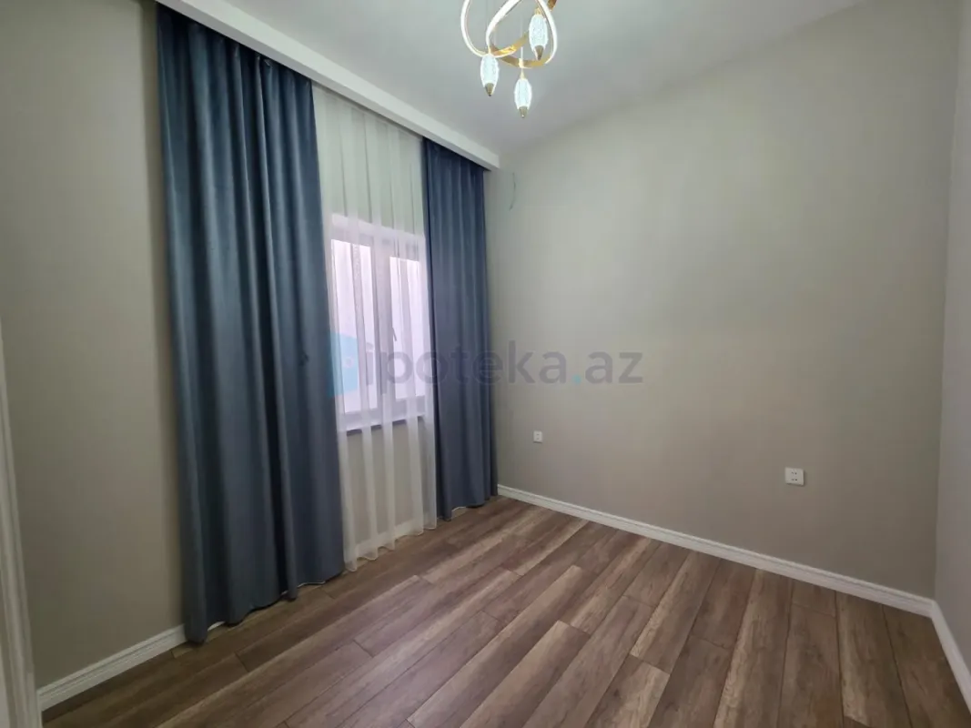 Satılır 4 otaqlı mənzil 120 m²