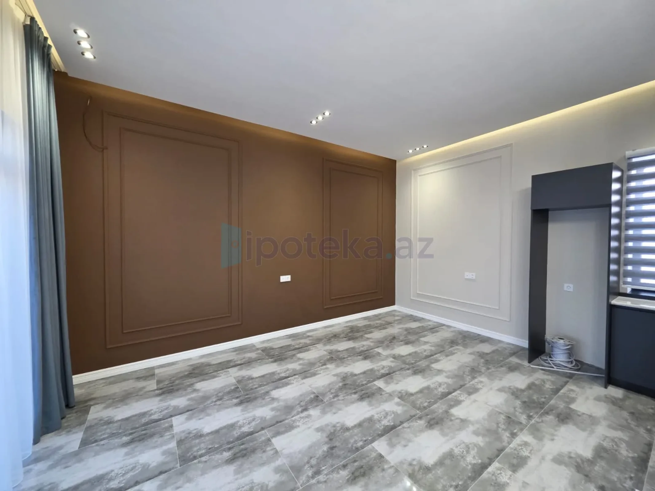 Satılır 4 otaqlı mənzil 120 m²