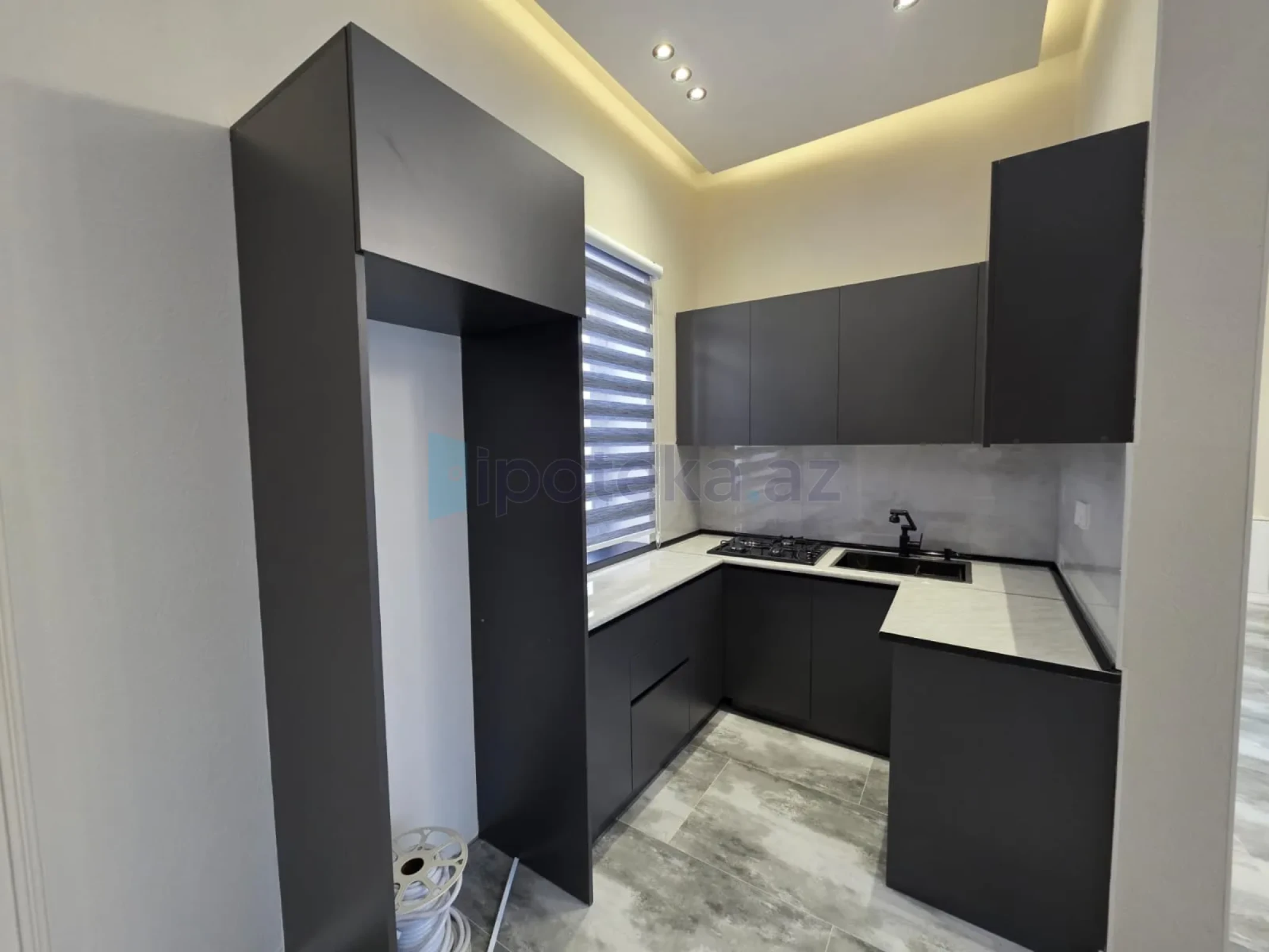Satılır 4 otaqlı mənzil 120 m²
