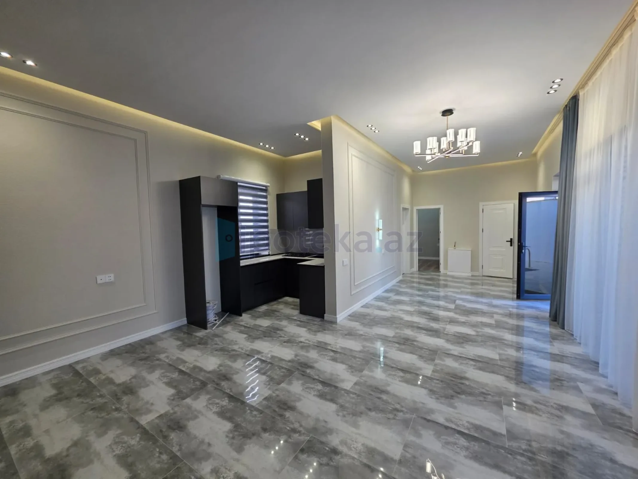 Satılır 4 otaqlı mənzil 120 m²