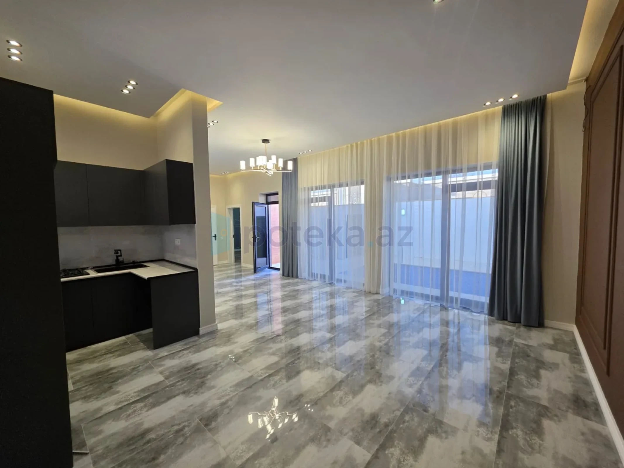 Satılır 4 otaqlı mənzil 120 m²