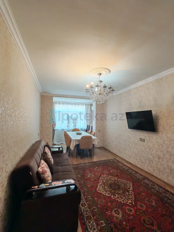 Satılır 4 otaqlı köhnə tikili 100 m²