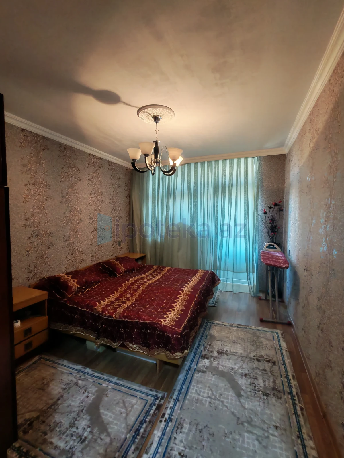 Satılır 4 otaqlı köhnə tikili 100 m²