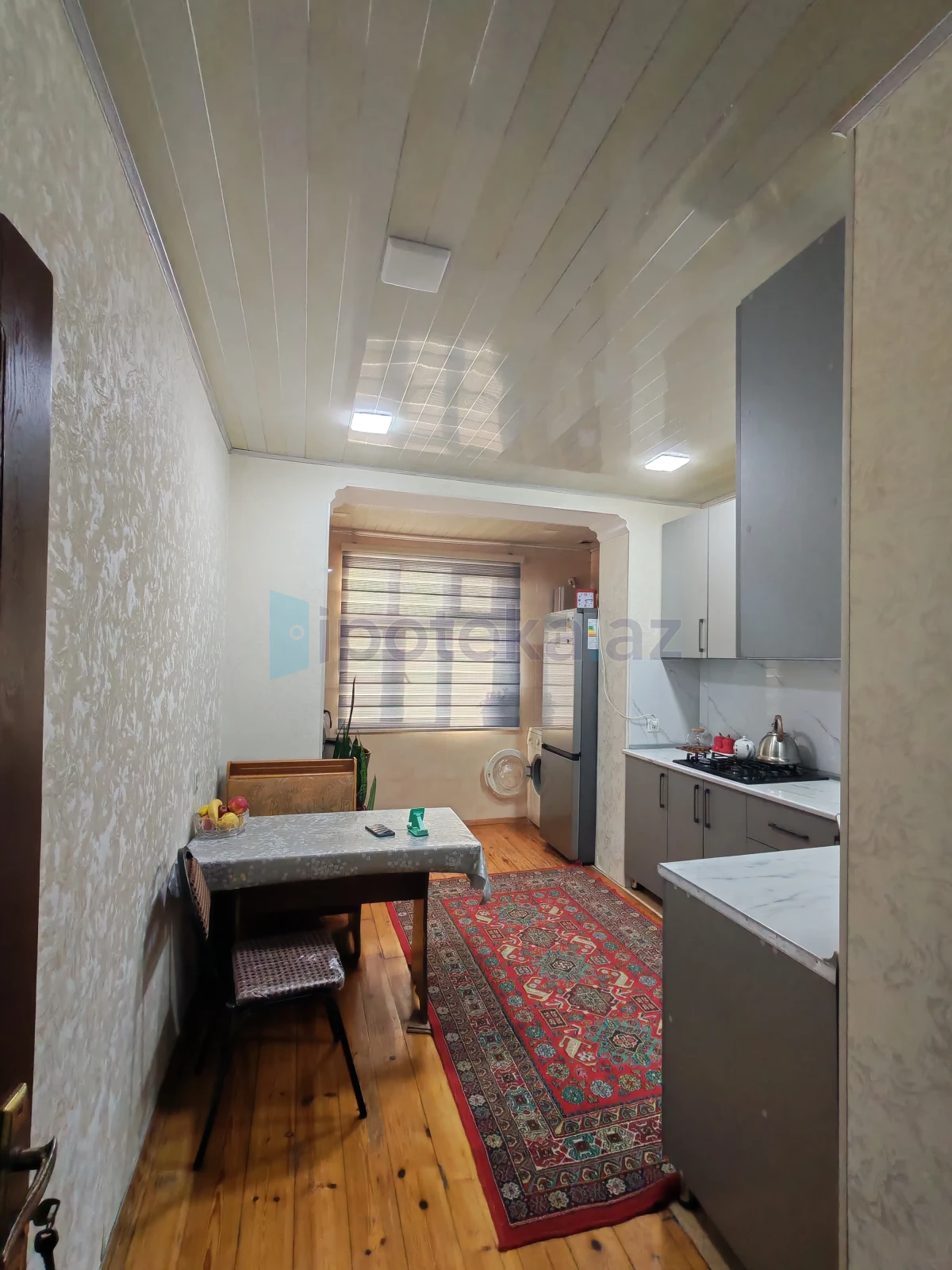 Satılır 4 otaqlı köhnə tikili 100 m²