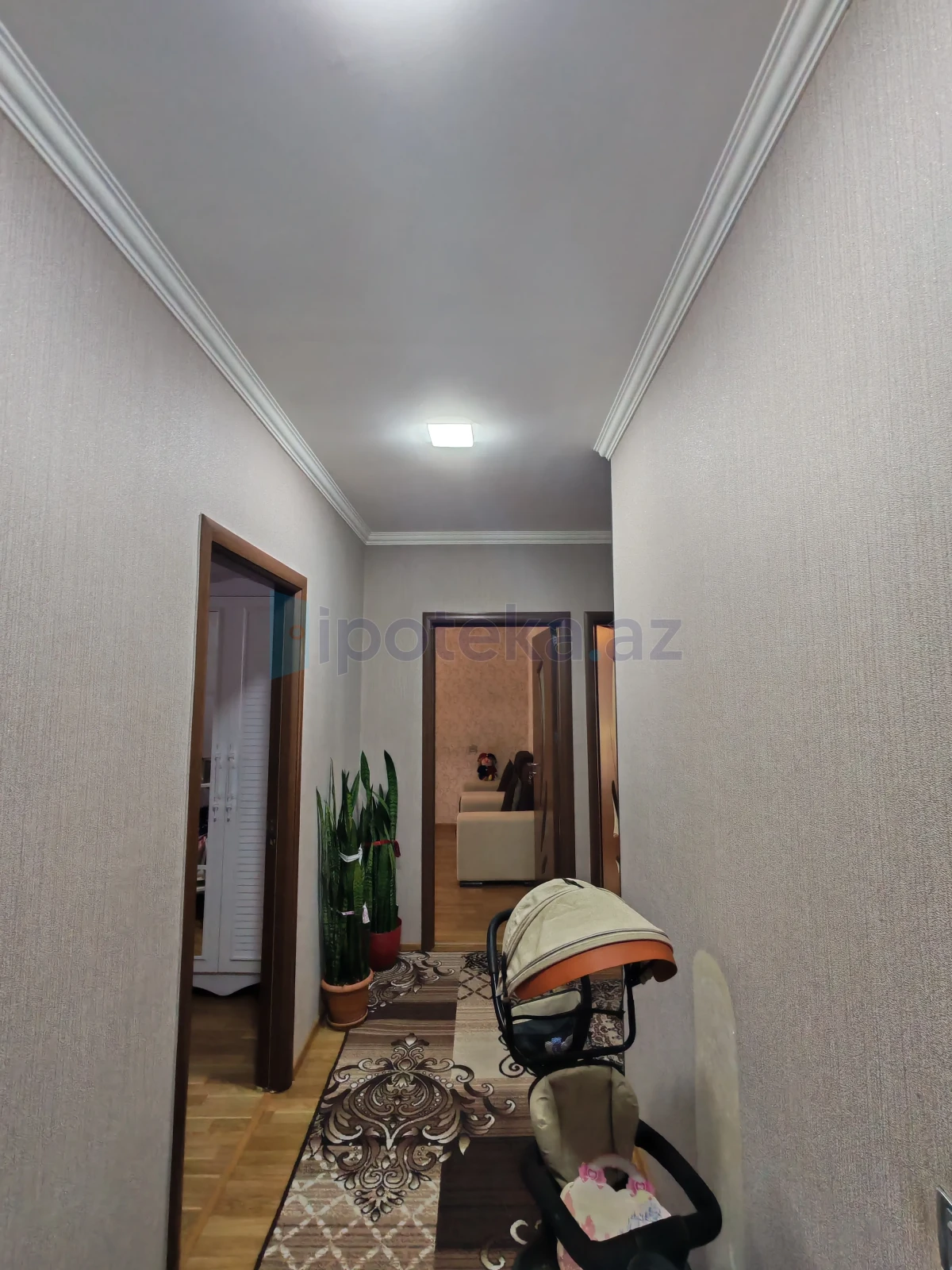 Satılır 4 otaqlı köhnə tikili 100 m²