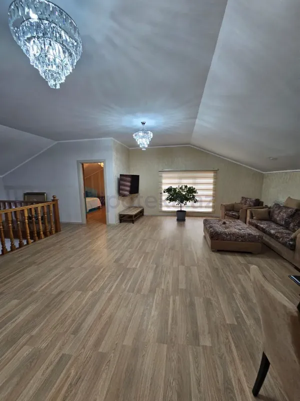 Satılır 6 otaqlı mənzil 200 m²