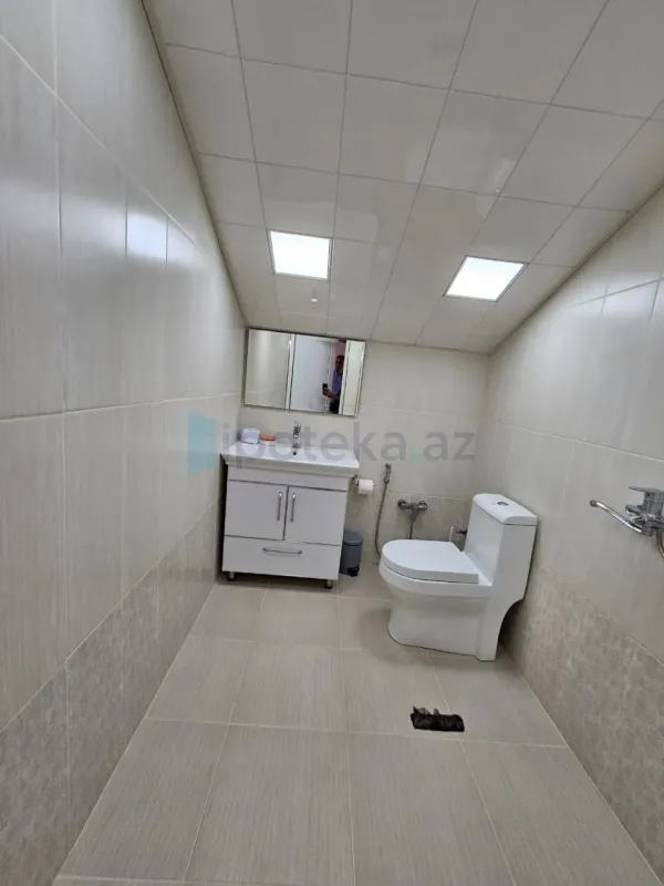 Satılır 6 otaqlı mənzil 200 m²