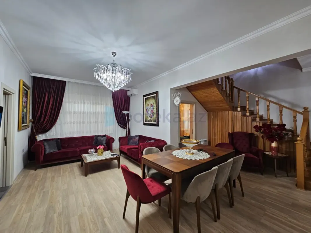 Satılır 6 otaqlı mənzil 200 m²