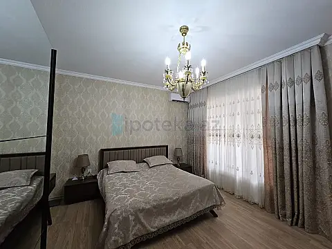 Satılır 6 otaqlı mənzil 200 m²