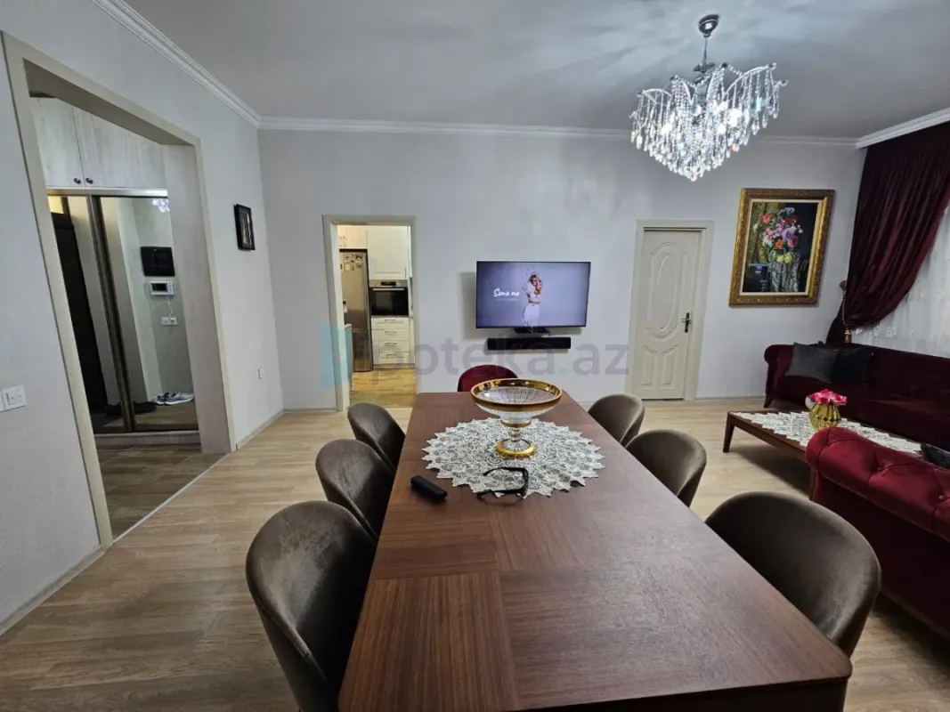 Satılır 6 otaqlı mənzil 200 m²