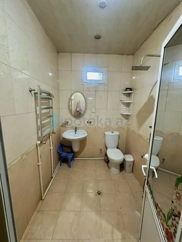 Satılır 7 otaqlı həyət evi 202 m²
